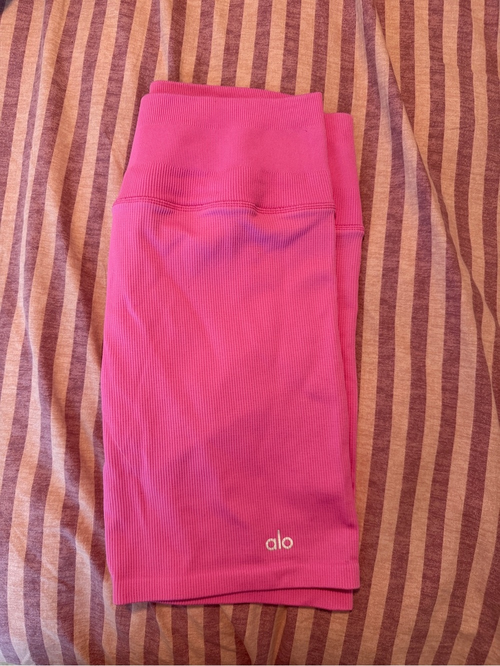 ALO Yoga Bright Pink Ribbed biker shirts